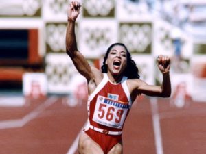 Flo jo - World female 100m tracks record holder